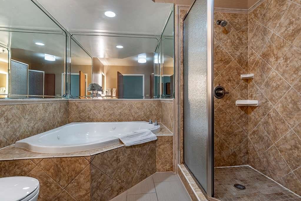 Comfort Suites Vicksburg Jacuzzi room