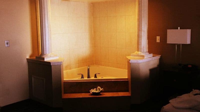 Hampton Inn Biloxi Jacuzzi room