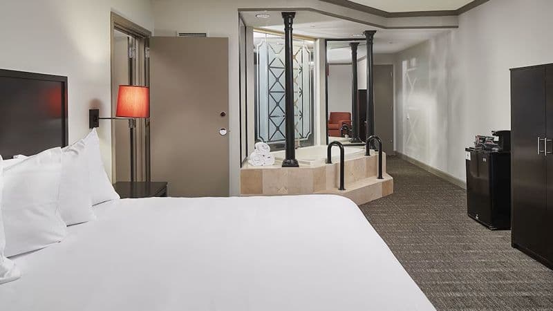 Roadhouse Tunica Jacuzzi room