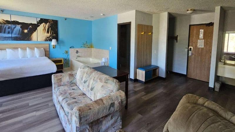 Days Inn By Wyndham Ozark Springfield hotel photo 2