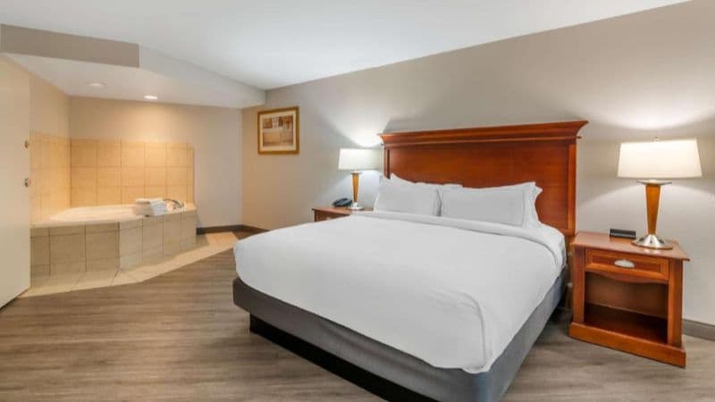 DoubleTree by Hilton Hotel Jefferson City Jacuzzi room