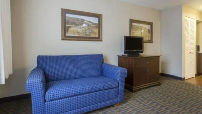 Lamplighter Inn & Suites South hotel photo 3