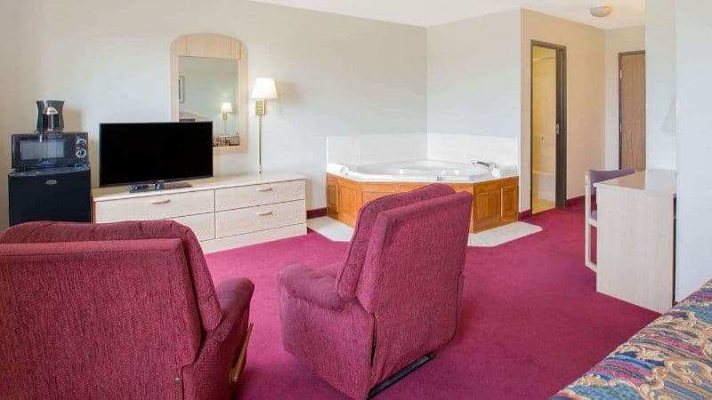 Super 8 by Wyndham Bethany MO hotel photo 2
