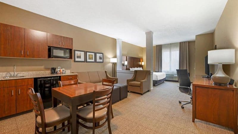 Comfort Suites West Omaha hotel photo 4