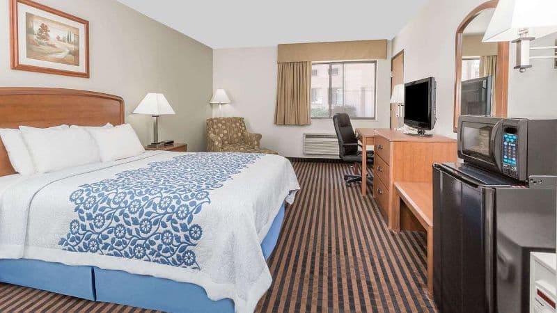 Days Inn by Wyndham Sidney hotel photo 2