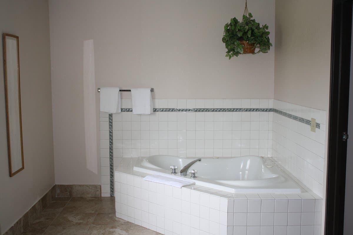 Howard Johnson by Wyndham Gothenburg Jacuzzi room
