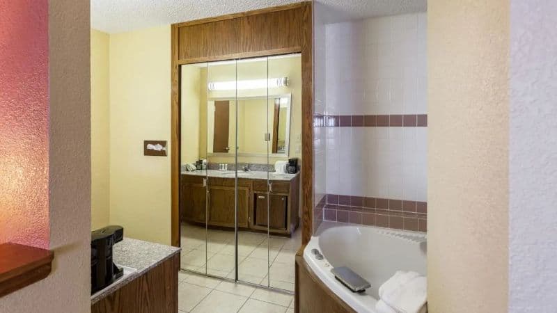 Quality Inn & Suites hotel photo 2
