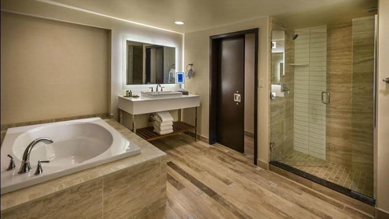 Bally’s Lake Tahoe Jacuzzi room