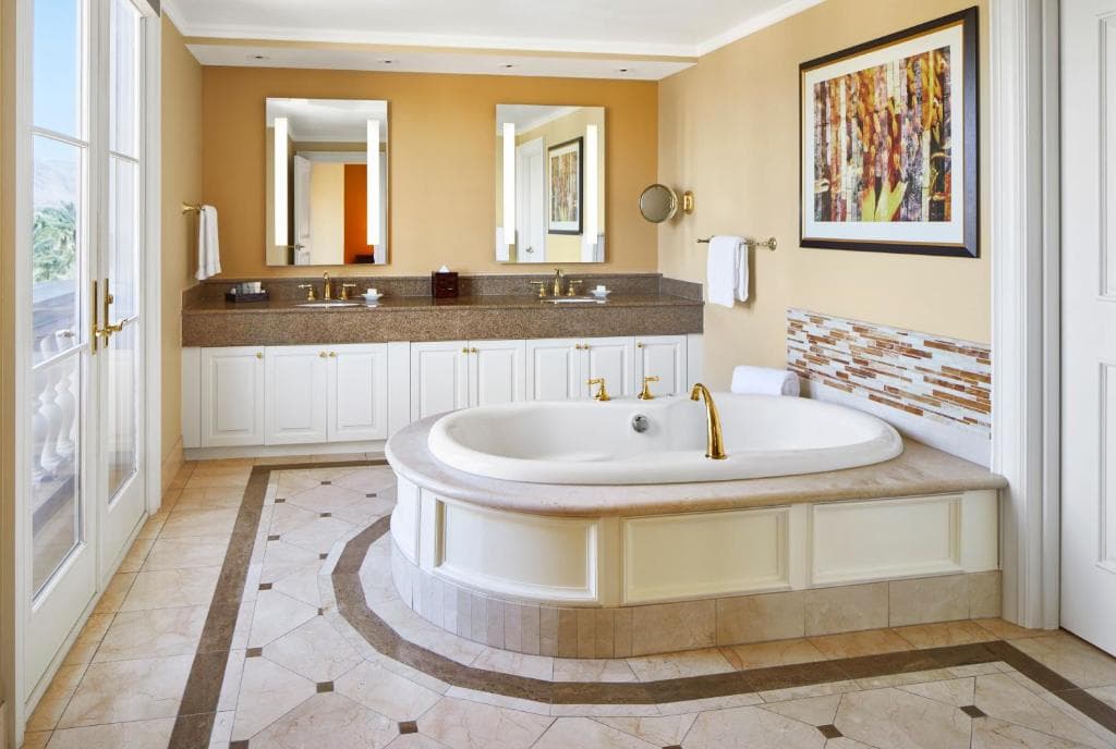 JW Marriott Las Vegas Resort and Spa Jacuzzi room