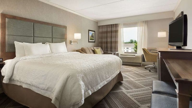 Hampton Inn & Suites Manchester-Bedford hotel photo 3