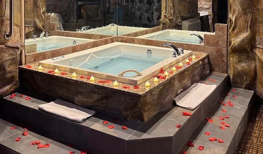 Inn of the Dove Jacuzzi room