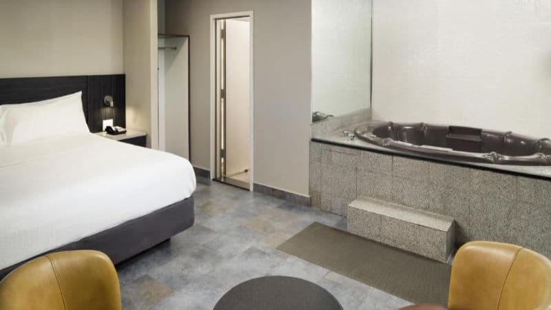 Skyview Motel Jacuzzi room
