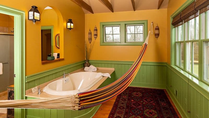 Woolverton Inn Jacuzzi room