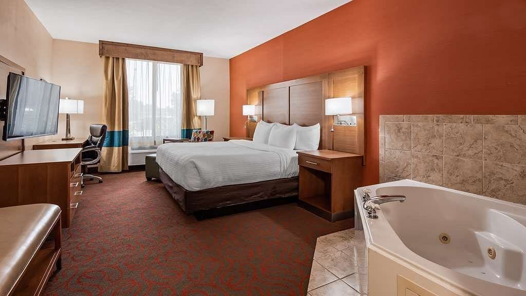 Best Western Cannon A.F.B. Jacuzzi room