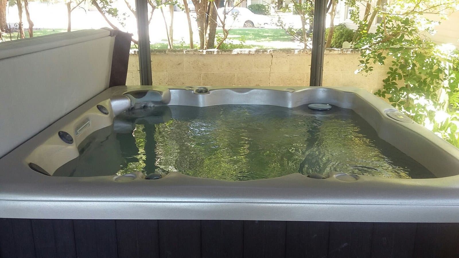 Fiddler’s Inn Jacuzzi room