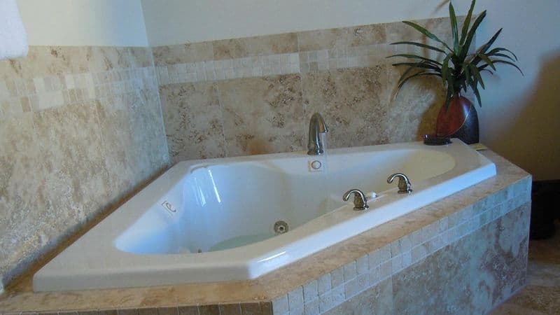 The Trinity Hotel Jacuzzi room