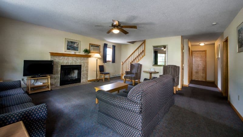 Adirondack Retreat Inn & Suites hotel photo 4
