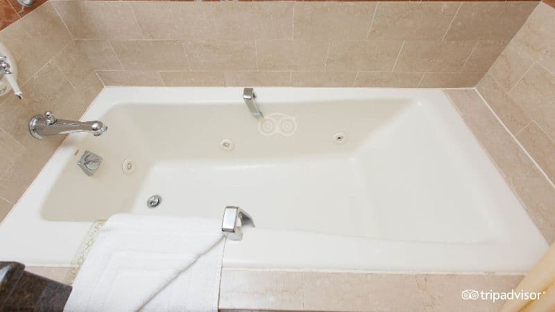 The Wall Street Inn Jacuzzi room