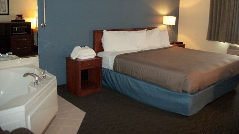 AmericInn by Wyndham Beulah hotel photo 2