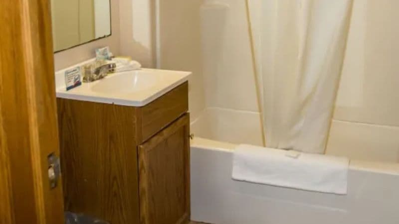 Baymont by Wyndham Fargo hotel photo 3