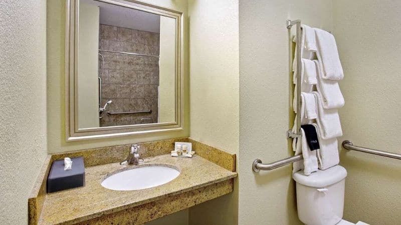 La Quinta Inn & Suites by Wyndham Bismarck hotel photo 4