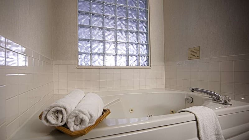 Best Western Executive Inn Jacuzzi room