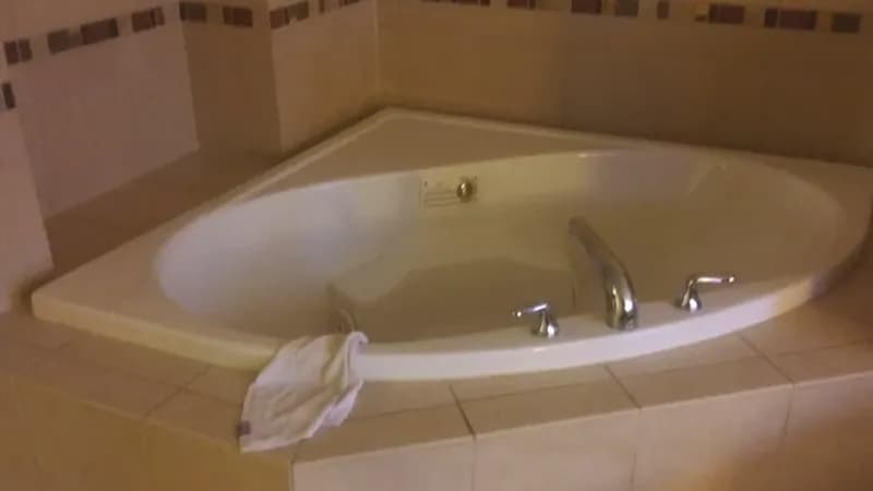 Courtyard Canton hotel photo 2