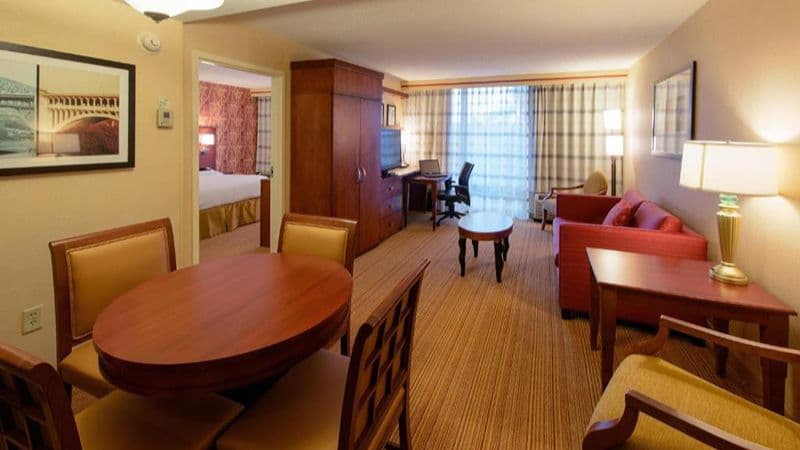 Courtyard Canton hotel photo 4