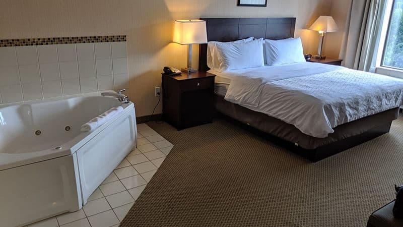 Holiday Inn Express & Suites Dayton North – Tipp City By IHG Jacuzzi room