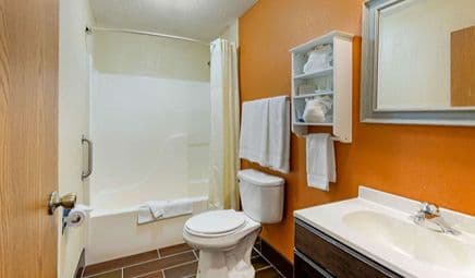 Quality Inn Wooster hotel photo 4