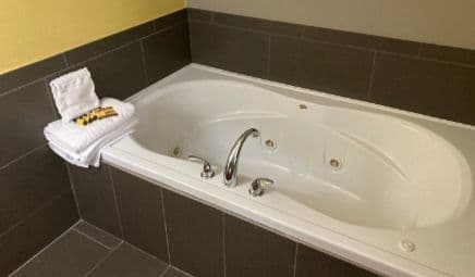 Best Western Plus Jacuzzi room