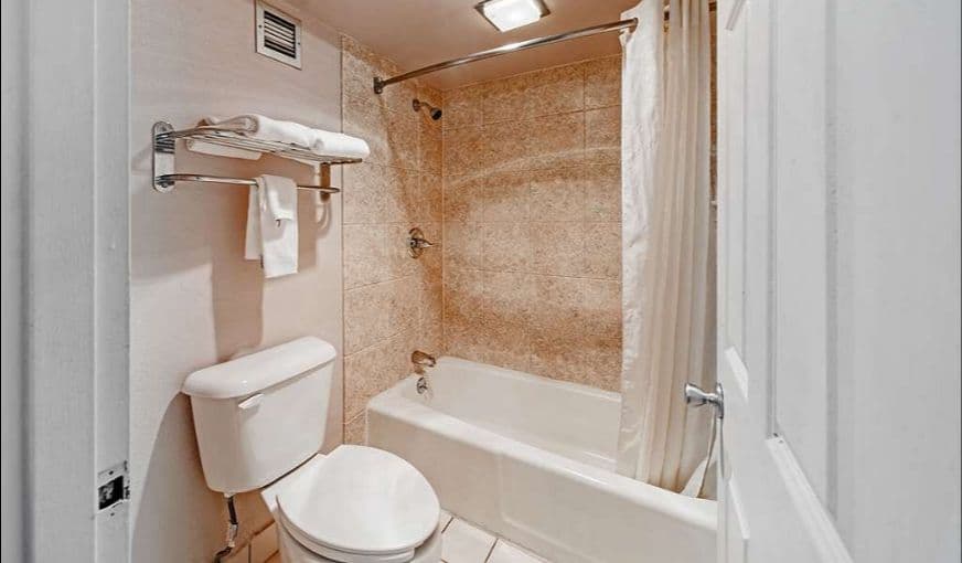 Econo Lodge Oklahoma City hotel photo 3