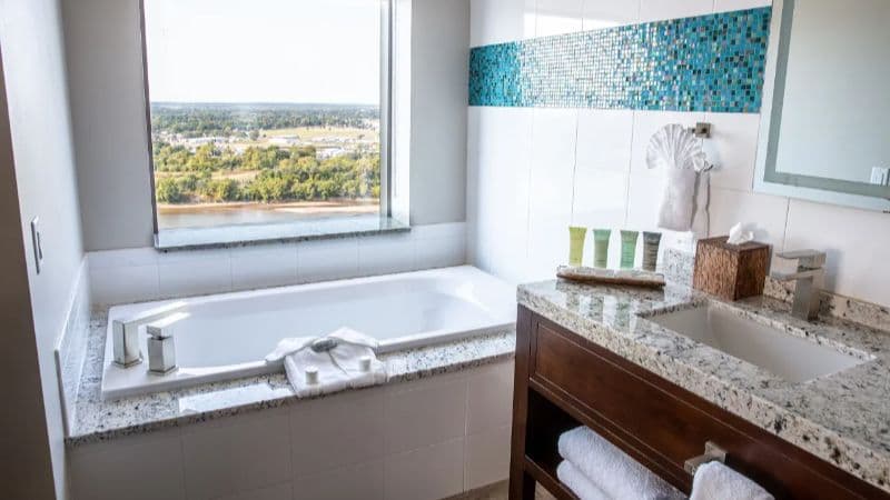 River Spirit Casino Resort Jacuzzi room