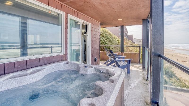 Beachfront Manor Hotel Jacuzzi room
