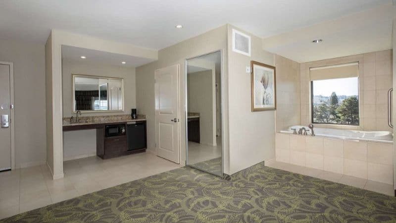 Hampton Inn & Suites Astoria hotel photo 2