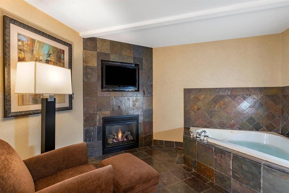 Lloyd Hotel Astoria Bayfront, Ascend Hotel Collection Jacuzzi room