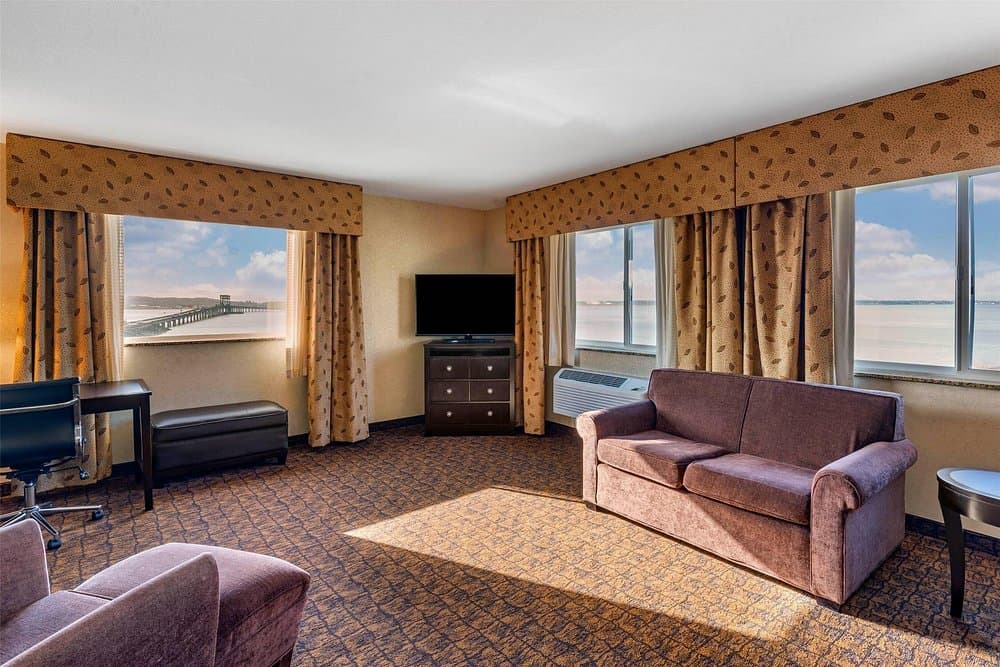 Lloyd Hotel Astoria Bayfront, Ascend Hotel Collection hotel photo 4