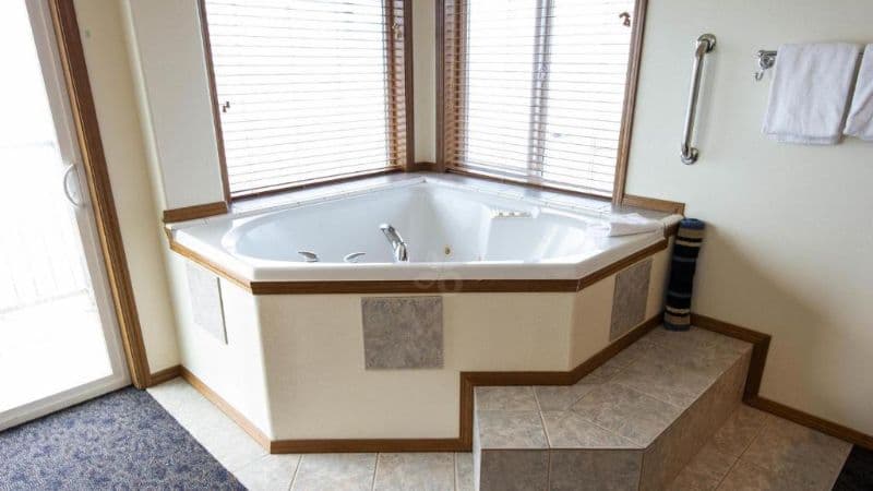 Sandcastle Beachfront Motel Jacuzzi room