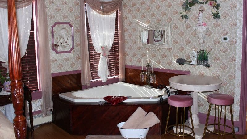 Carriage Stop Bed & Breakfast Jacuzzi room