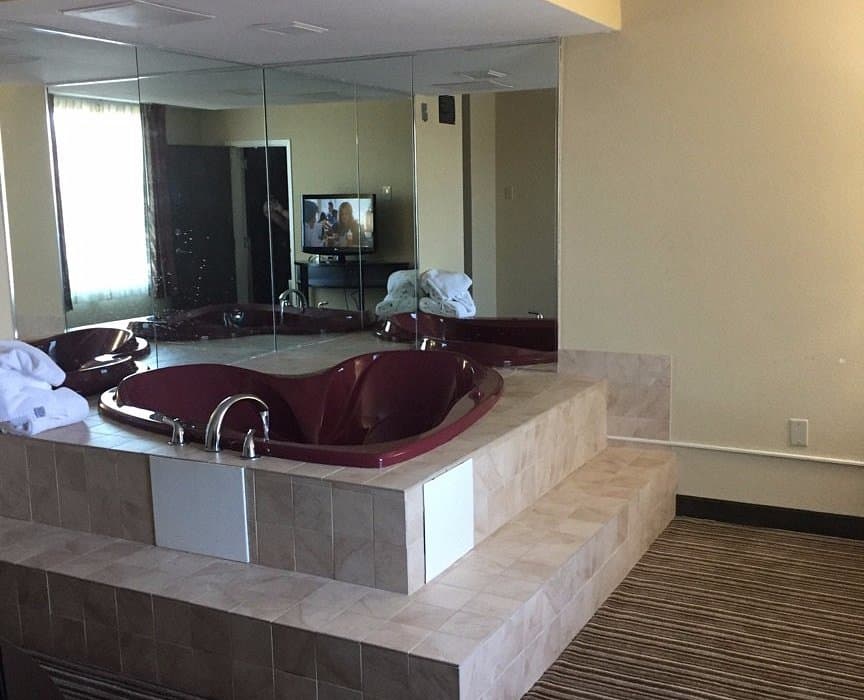 Comfort Inn – Pocono Mountains Jacuzzi room