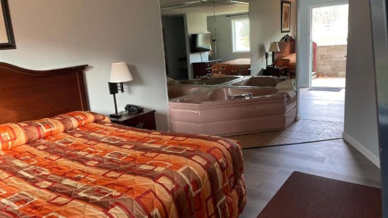Perry-O Inn & Suites hotel photo 5