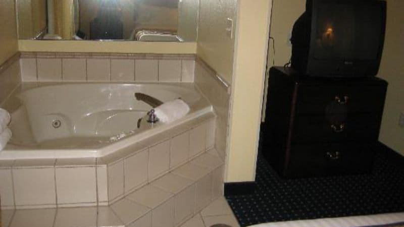 SpringHill Suites by Marriott Hershey Near the Park Jacuzzi room