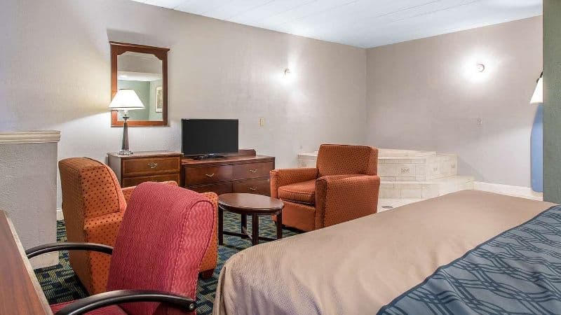 Econo Lodge Cranston hotel photo 2