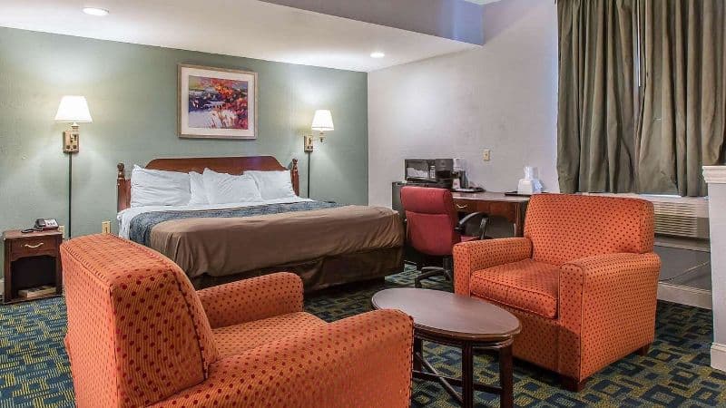 Econo Lodge Cranston hotel photo 3
