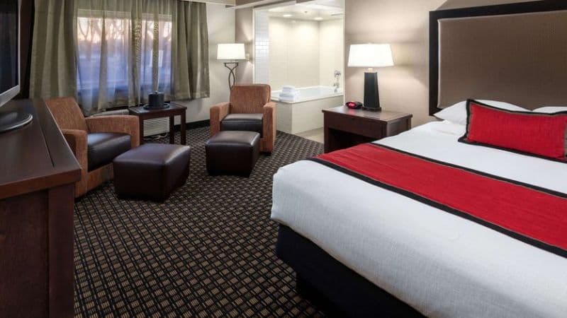 Best Western Plus Ramkota Hotel Jacuzzi room