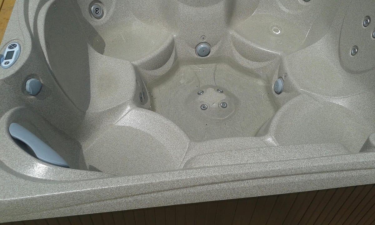 Blackstone Lodge and Suites Jacuzzi room