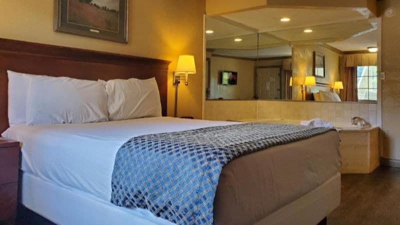 Colonial House Motel hotel photo 4