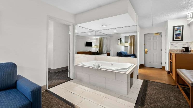 Comfort Inn & Suites hotel photo 2