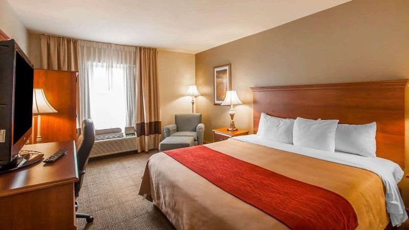 Quality Inn and Suites Dickson hotel photo 2