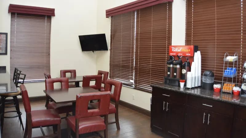 Red Roof PLUS+ & Suites Chattanooga – Downtown hotel photo 4